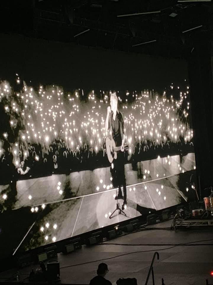 Bryan Adams lights